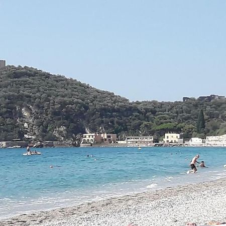 Appartamento Vittoria Pietra Ligure Luaran gambar